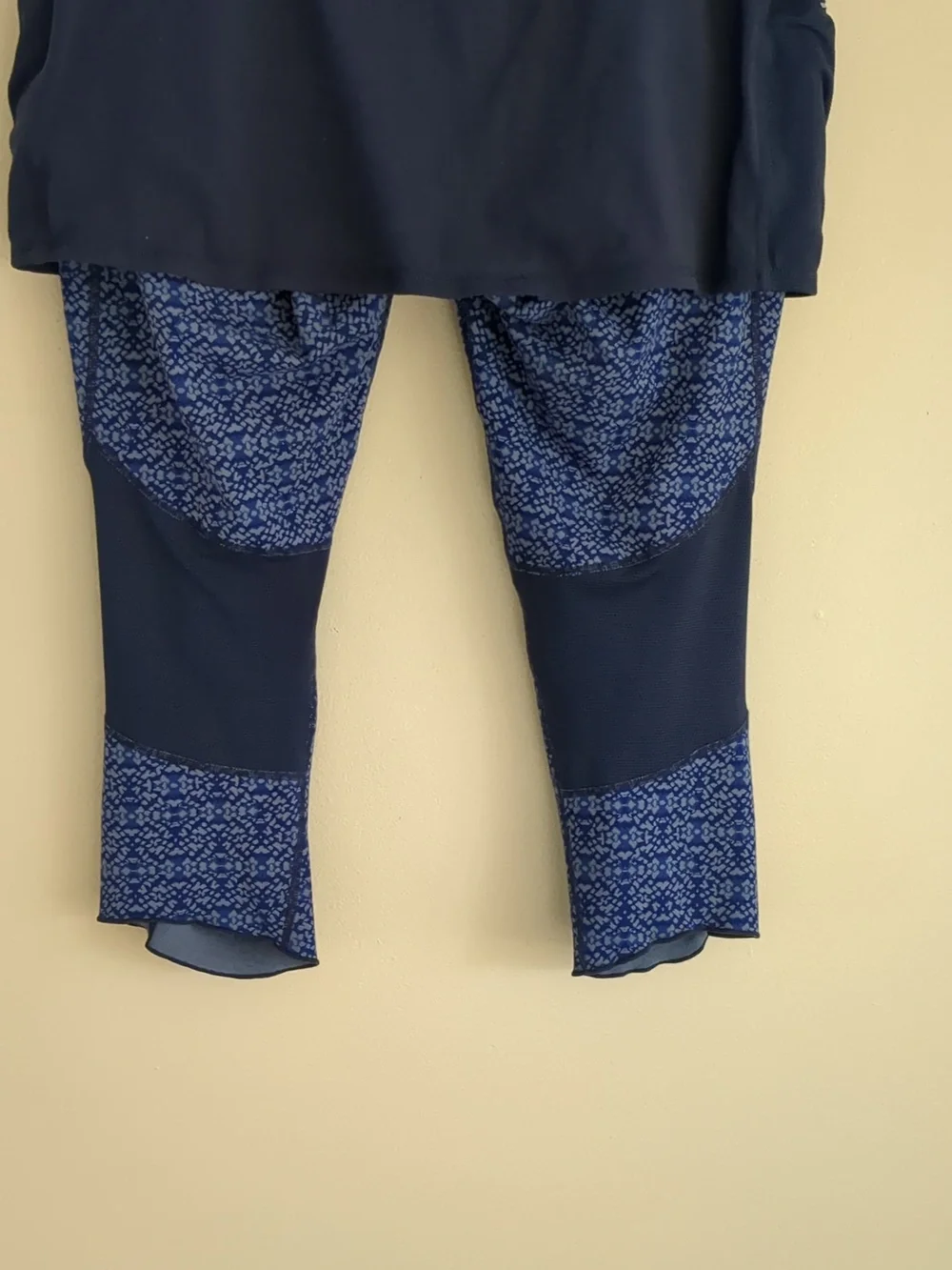 Large Athleta Leggings With Skirt Attached Blue